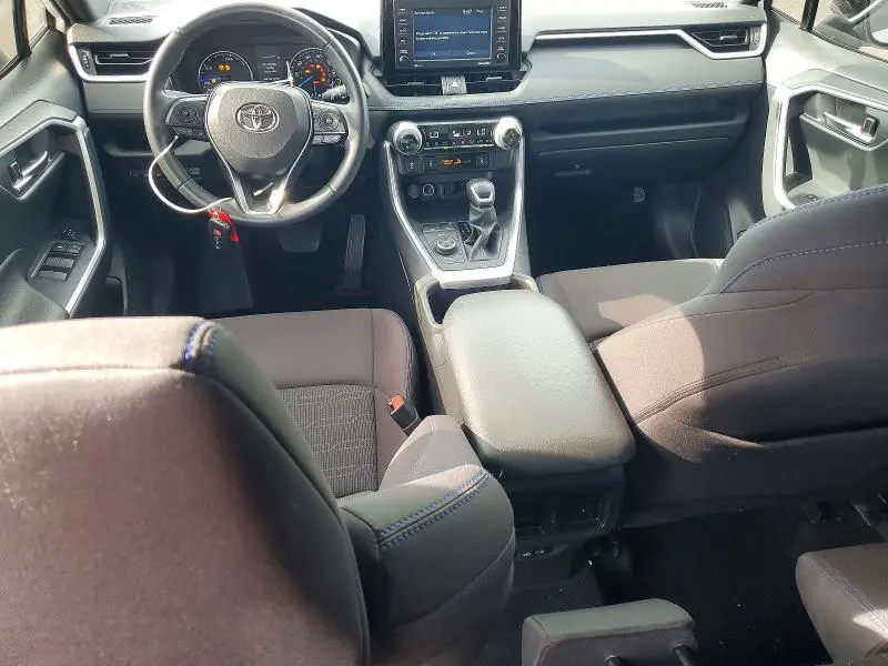 2022 TOYOTA RAV4 SE  
