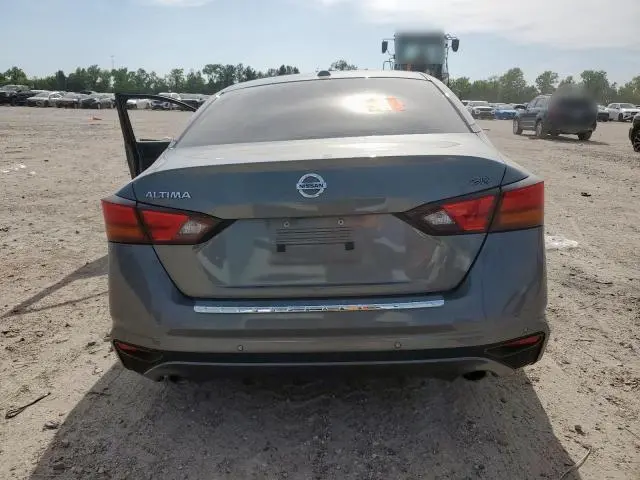 2022 NISSAN ALTIMA SR  