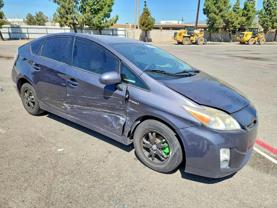 2011 TOYOTA PRIUS TWO  