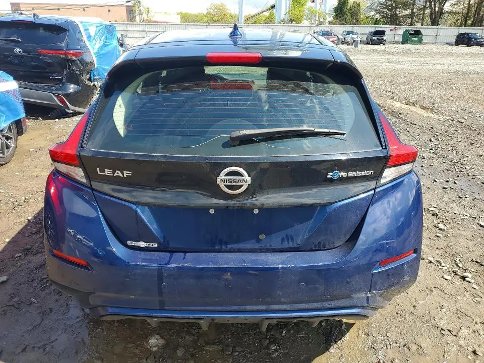 2022 NISSAN LEAF S  