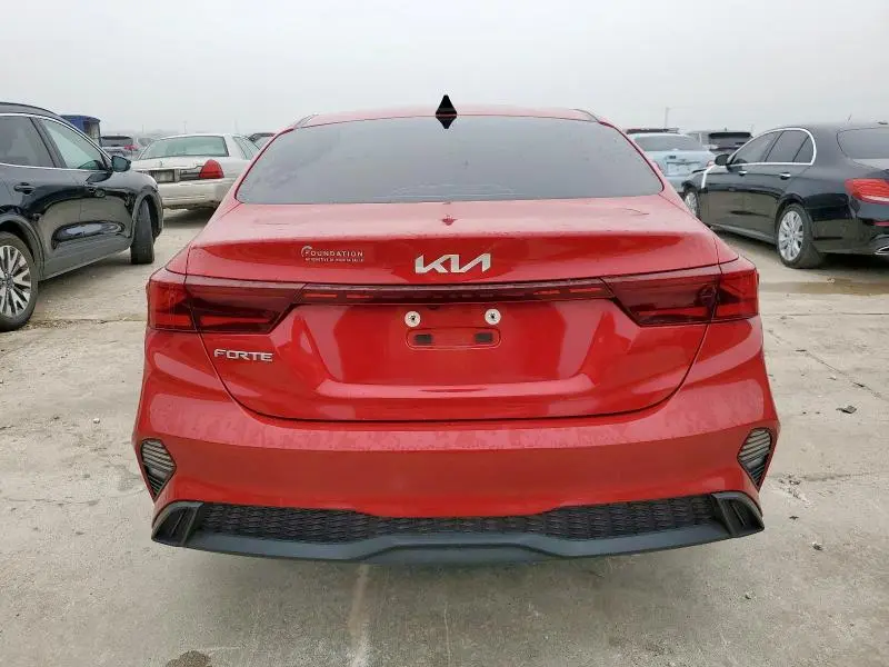 2023 KIA FORTE LX  
