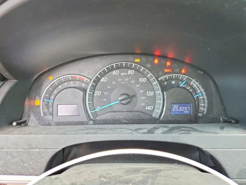 2013 TOYOTA CAMRY XLE V6  