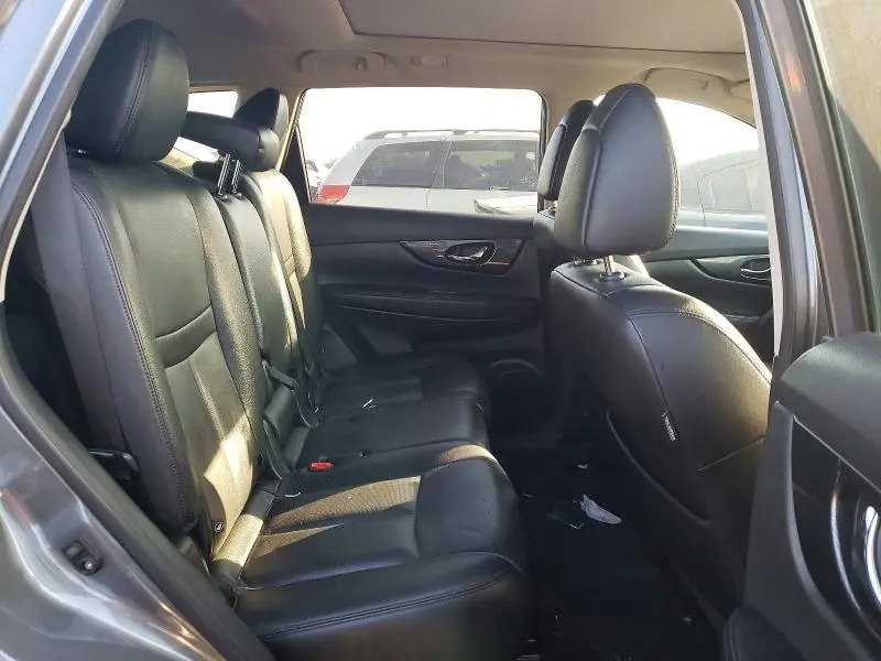 2016 NISSAN ROGUE SL  