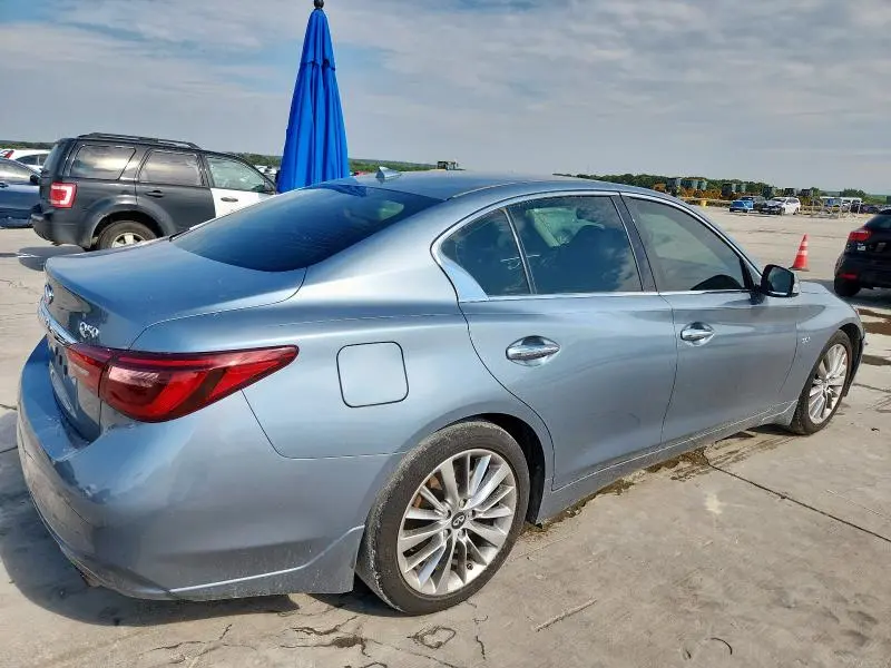 2018 INFINITI Q50 LUXE