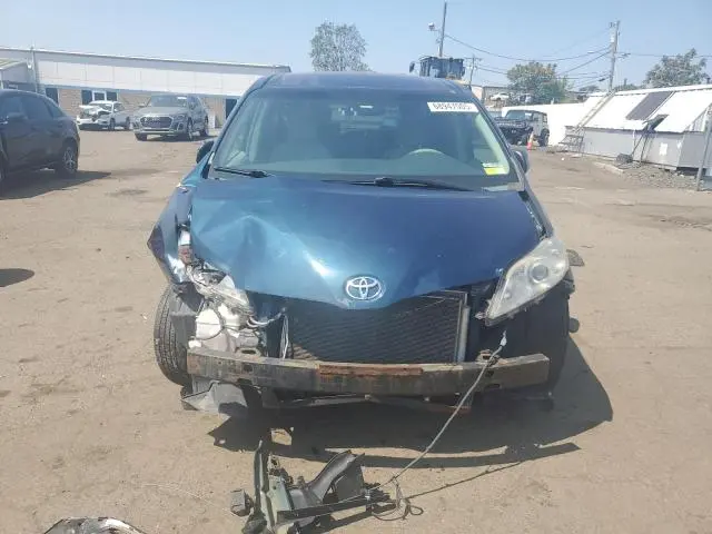 2012 TOYOTA SIENNA   