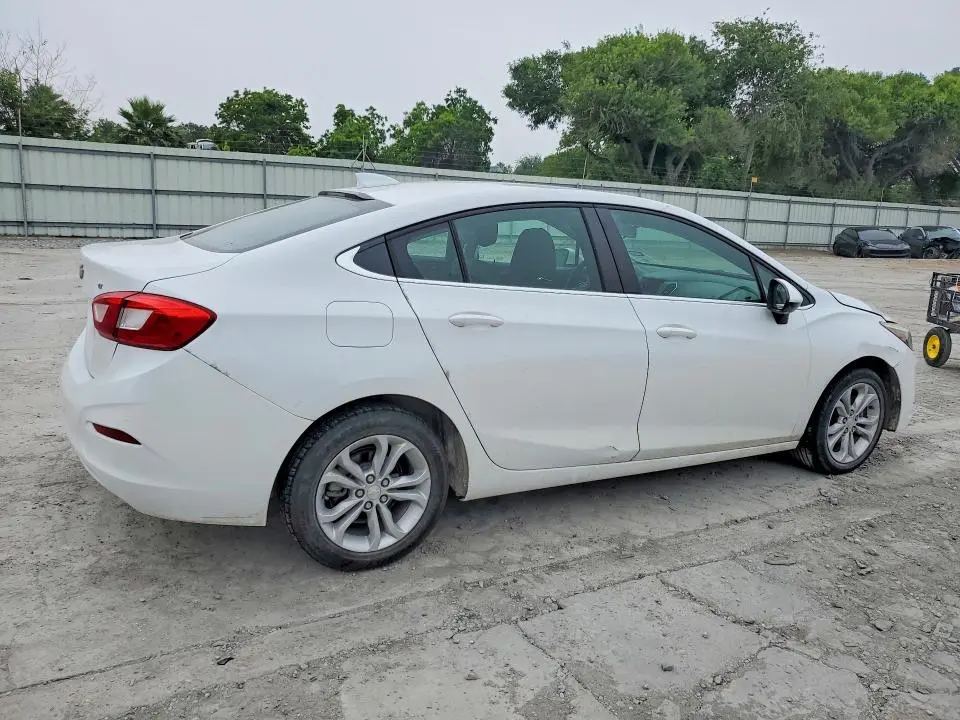 2019 CHEVROLET CRUZE LT  