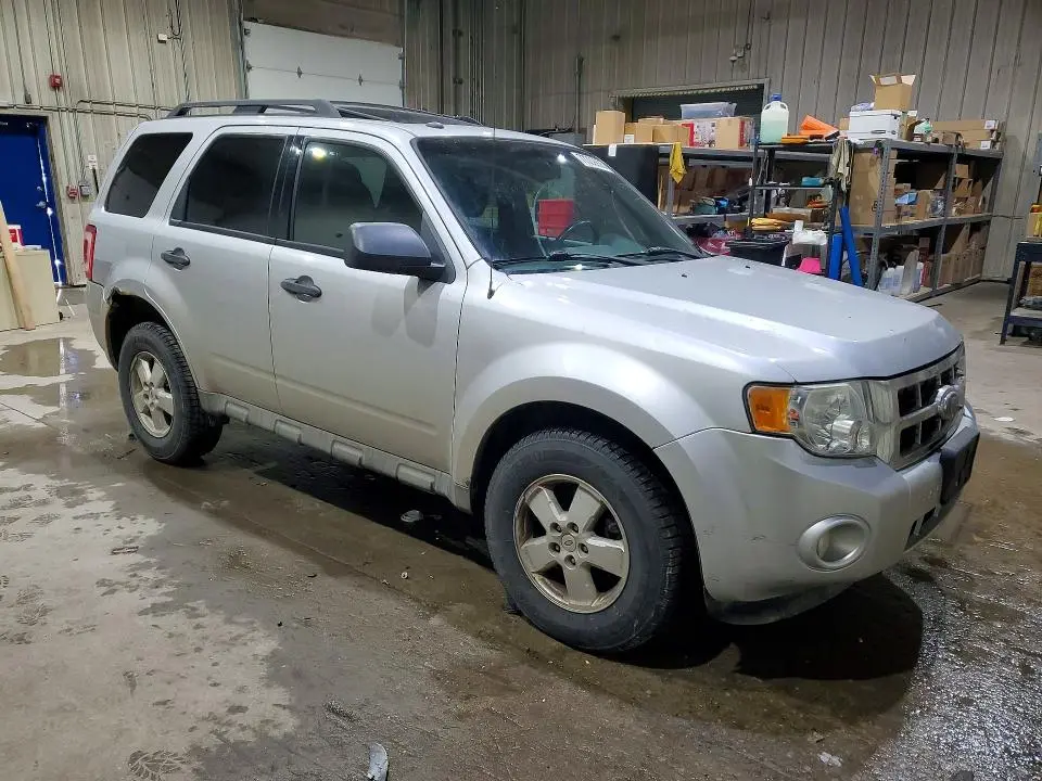 2010 FORD ESCAPE XLT  