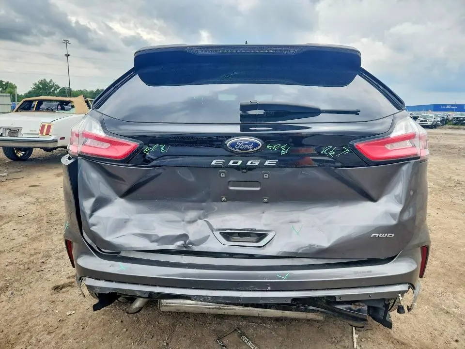 2021 FORD EDGE SE  