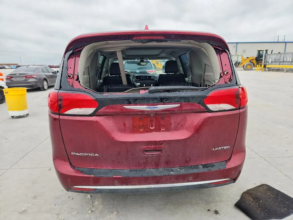 2018 CHRYSLER PACIFICA LIMITED  