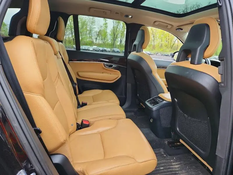 2016 VOLVO XC90 T6  