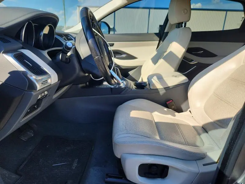 2019 JAGUAR E-PACE SE  