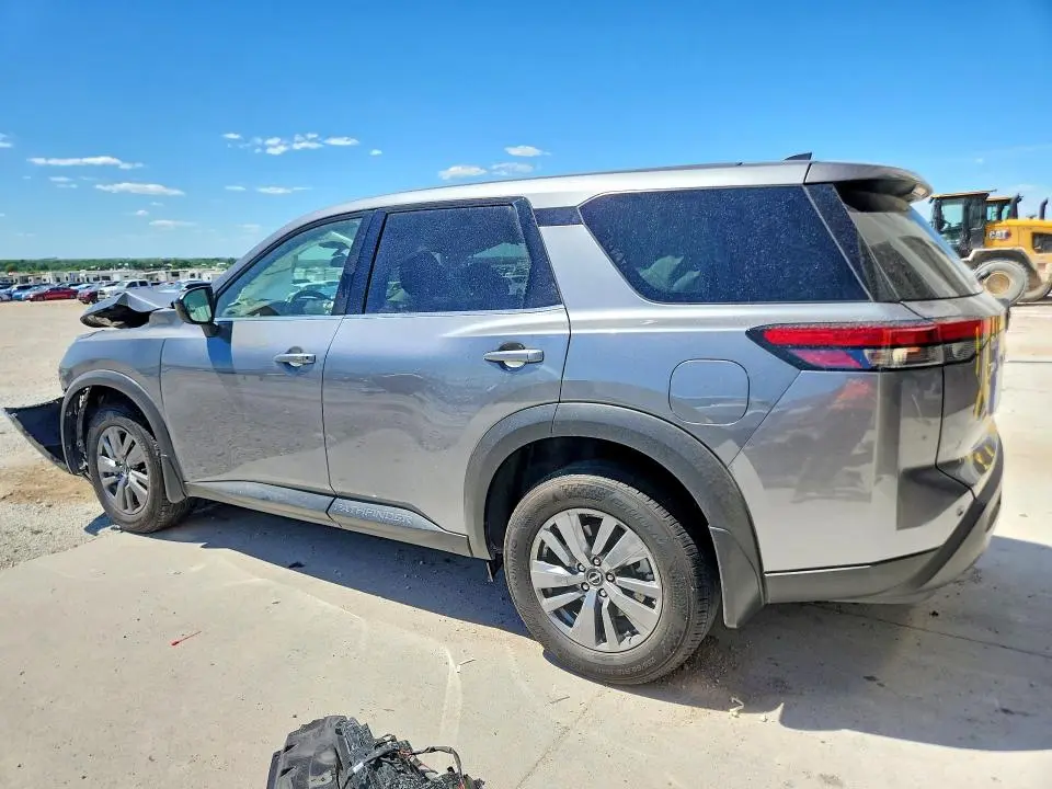 2024 NISSAN PATHFINDER S  