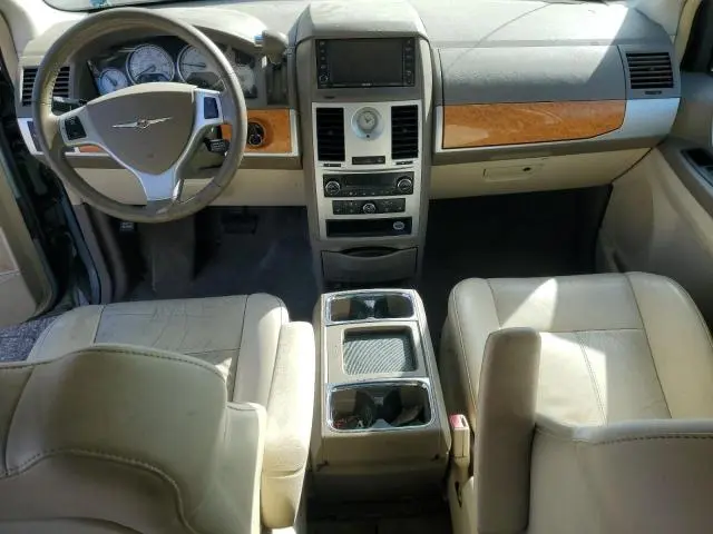 2010 CHRYSLER TOWN & COUNTRY LIMITED  