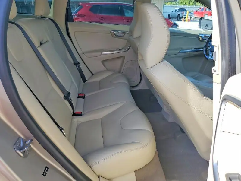 2015 VOLVO XC60 T6 PREMIER  