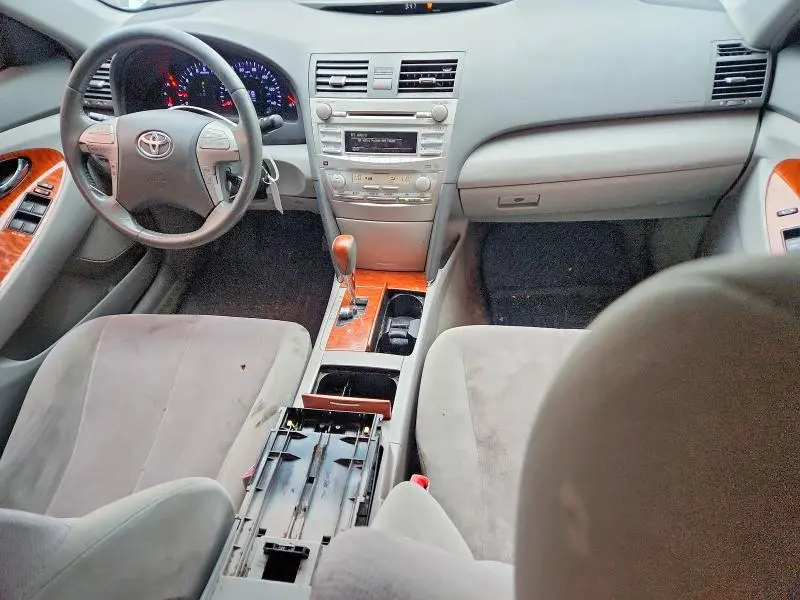 2011 TOYOTA CAMRY XLE  