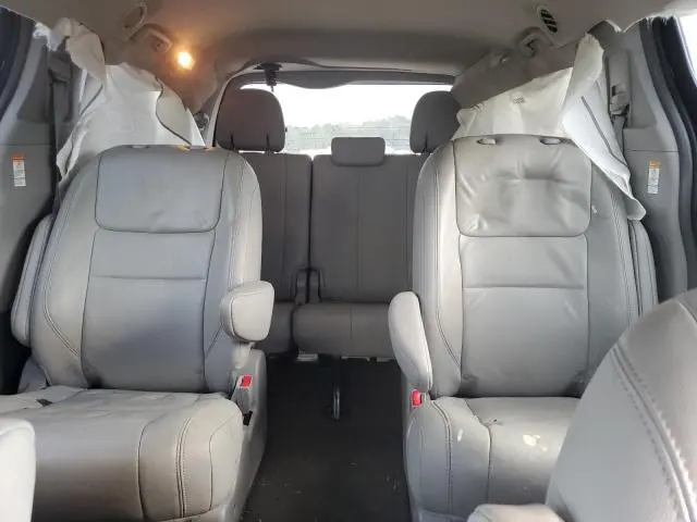 2015 TOYOTA SIENNA XLE
