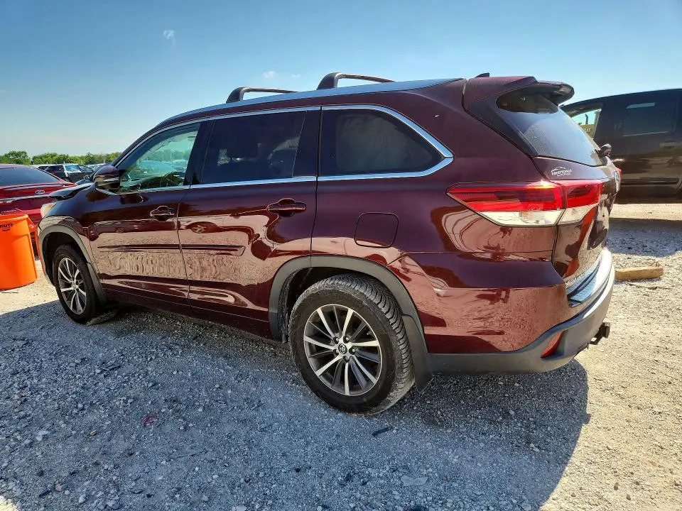 2018 TOYOTA HIGHLANDER XLE  