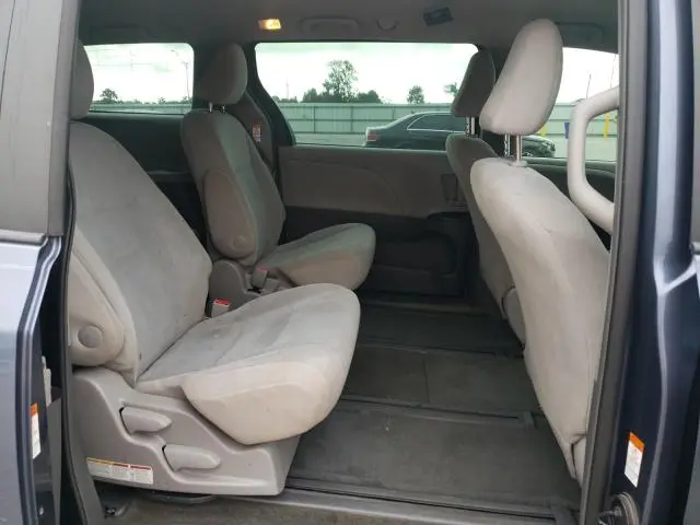 2016 TOYOTA SIENNA   