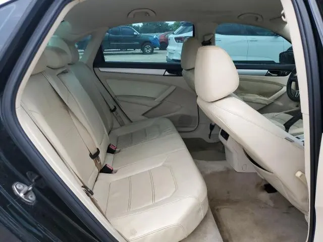2013 VOLKSWAGEN PASSAT SE  
