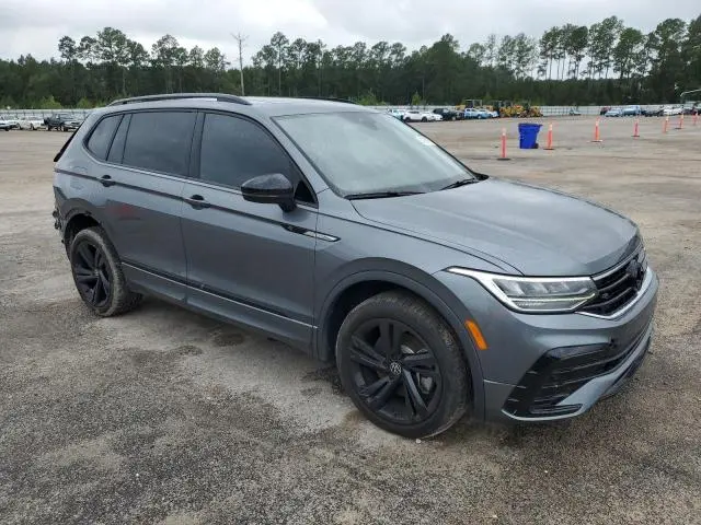 2023 VOLKSWAGEN TIGUAN SE R-LINE BLACK  