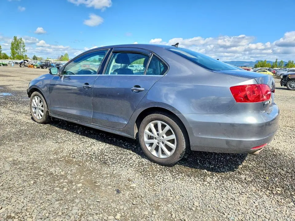 2013 VOLKSWAGEN JETTA SE  