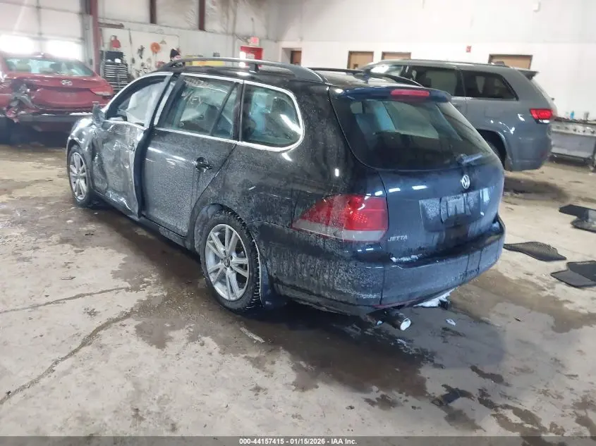 2013 VOLKSWAGEN JETTA SPORTWAGEN 2.5L SE