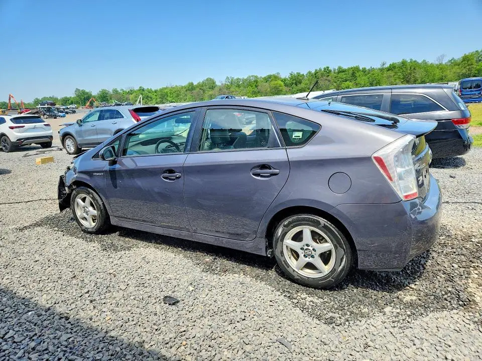 2011 TOYOTA PRIUS TWO  