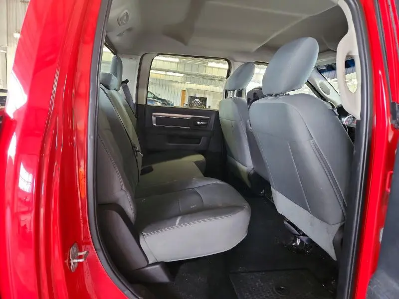 2015 RAM 1500 SLT  