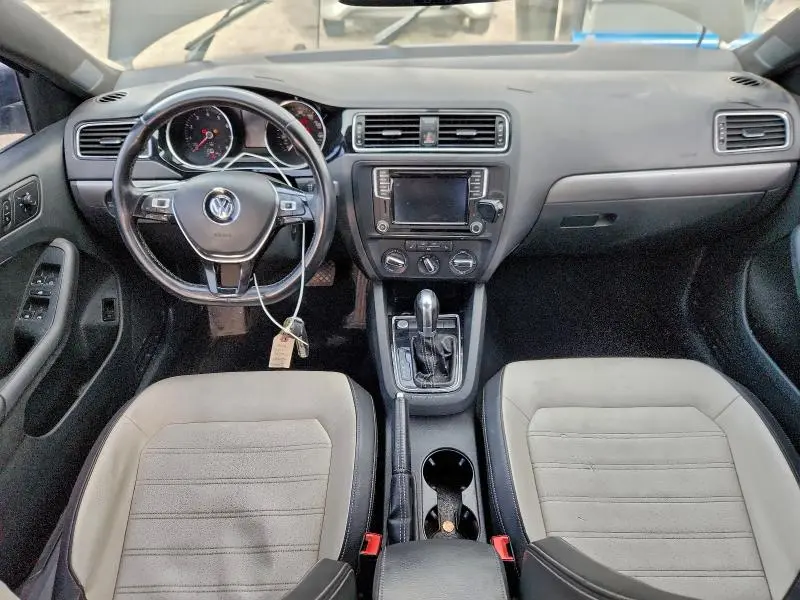 2016 VOLKSWAGEN JETTA SPORT  