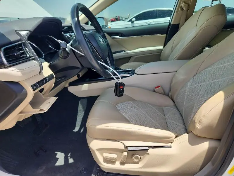 2019 TOYOTA CAMRY XLE  