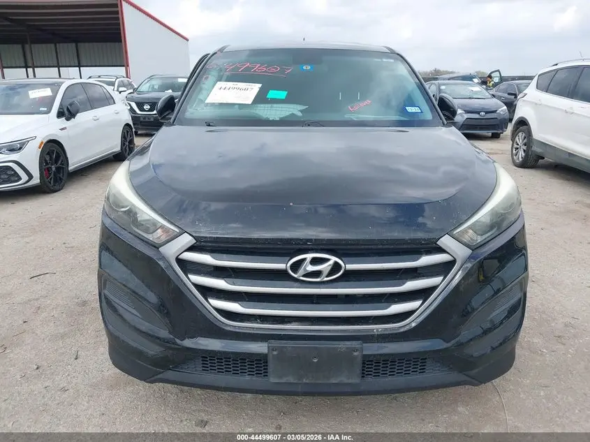 2017 HYUNDAI TUCSON SE