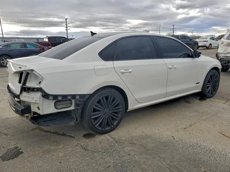 2015 VOLKSWAGEN PASSAT SE  
