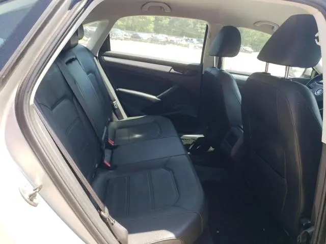 2012 VOLKSWAGEN PASSAT SE  