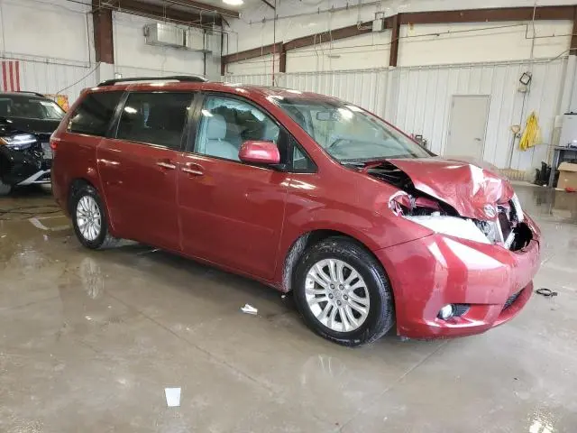 2015 TOYOTA SIENNA XLE  