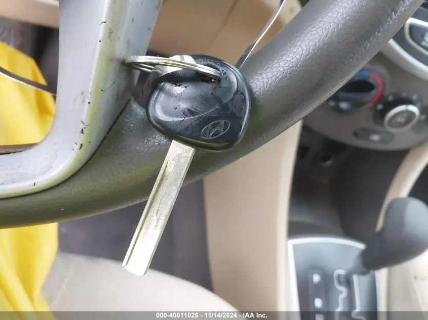 2013 HYUNDAI ACCENT GLS