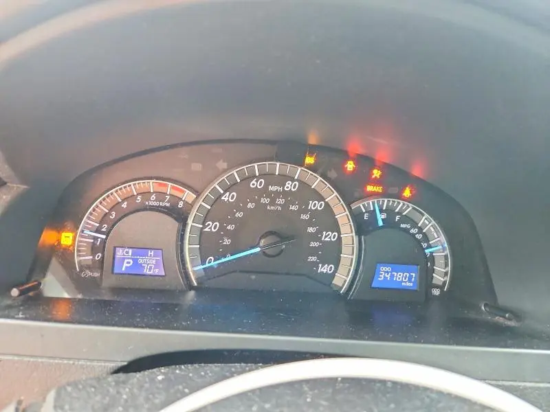 2014 TOYOTA CAMRY SE  