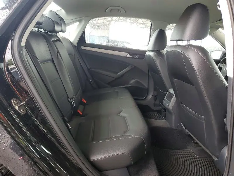 2015 VOLKSWAGEN PASSAT S  