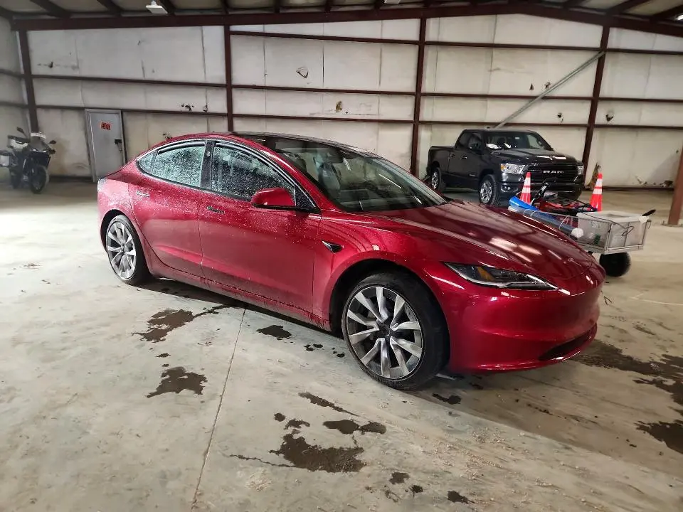 2025 TESLA MODEL 3   