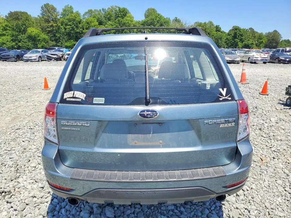 2010 SUBARU FORESTER XS  