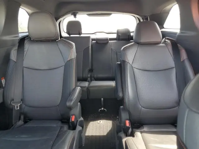 2022 TOYOTA SIENNA XSE  