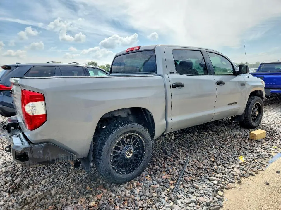 2018 TOYOTA TUNDRA CREWMAX SR5  