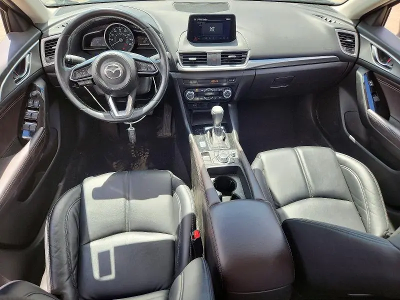 2017 MAZDA 3 TOURING  