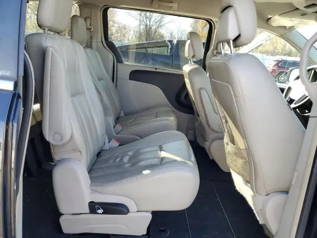 2011 CHRYSLER TOWN & COUNTRY TOURING L  