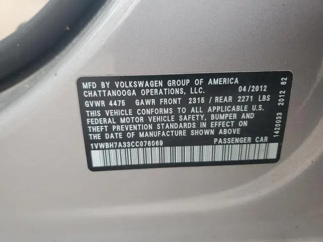 2012 VOLKSWAGEN PASSAT SE  