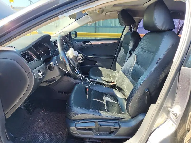 2015 VOLKSWAGEN JETTA SE  