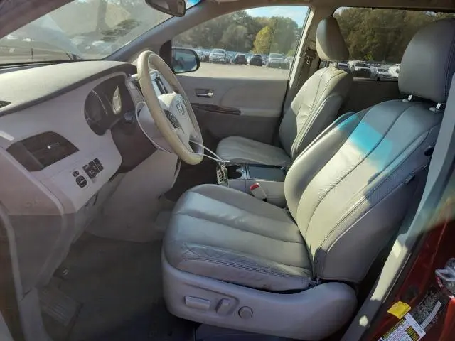 2011 TOYOTA SIENNA XLE  