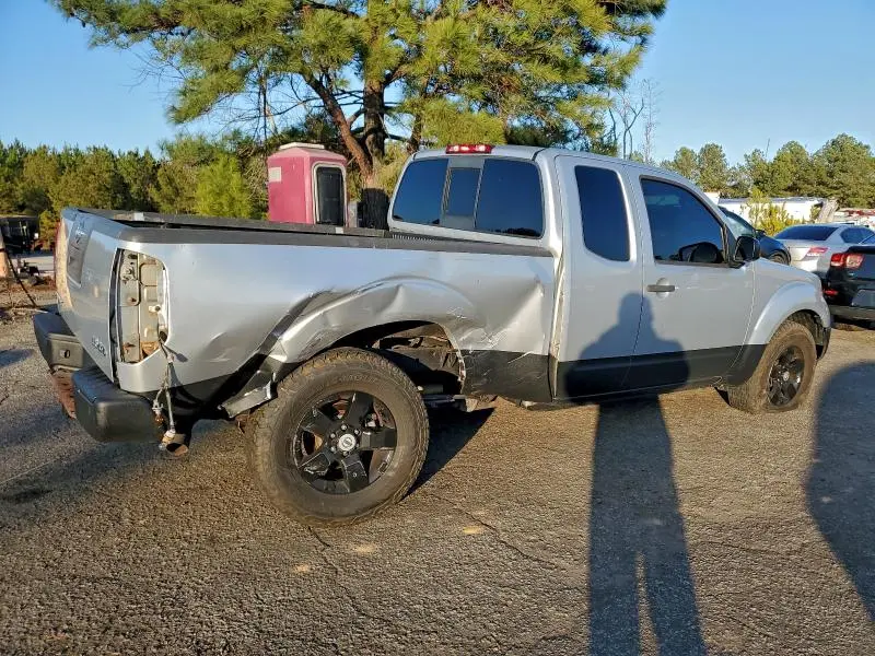 2010 NISSAN FRONTIER KING CAB SE  