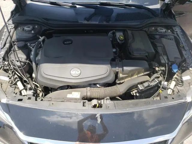 2018 INFINITI QX30 BASE  