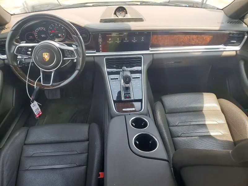 2017 PORSCHE PANAMERA 2  