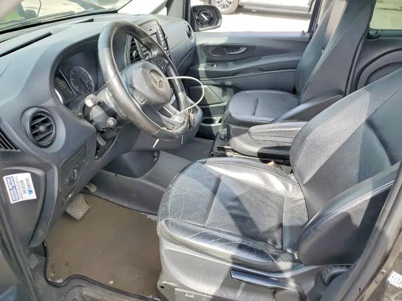 2017 MERCEDES-BENZ METRIS   